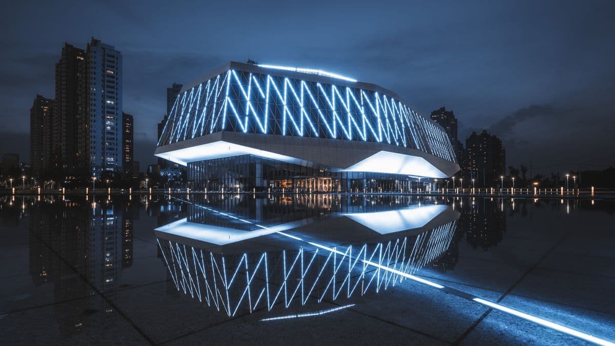 Modern coastal architecture with specialized exterior lighting